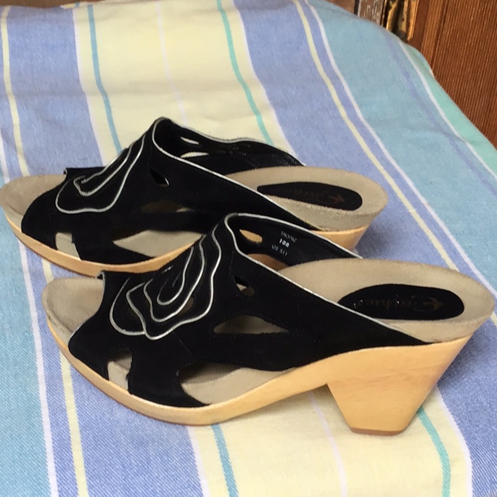 Earthies Tropez Black Suede Slip On Heeled Sandal Sz 10